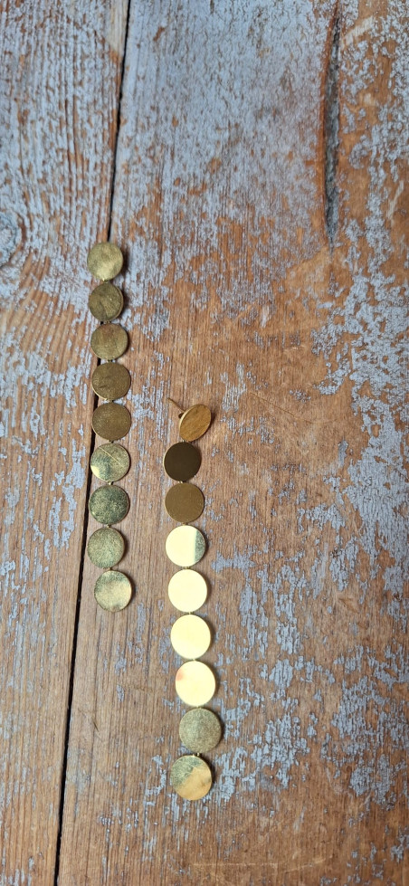 TATA dorado, pendientes