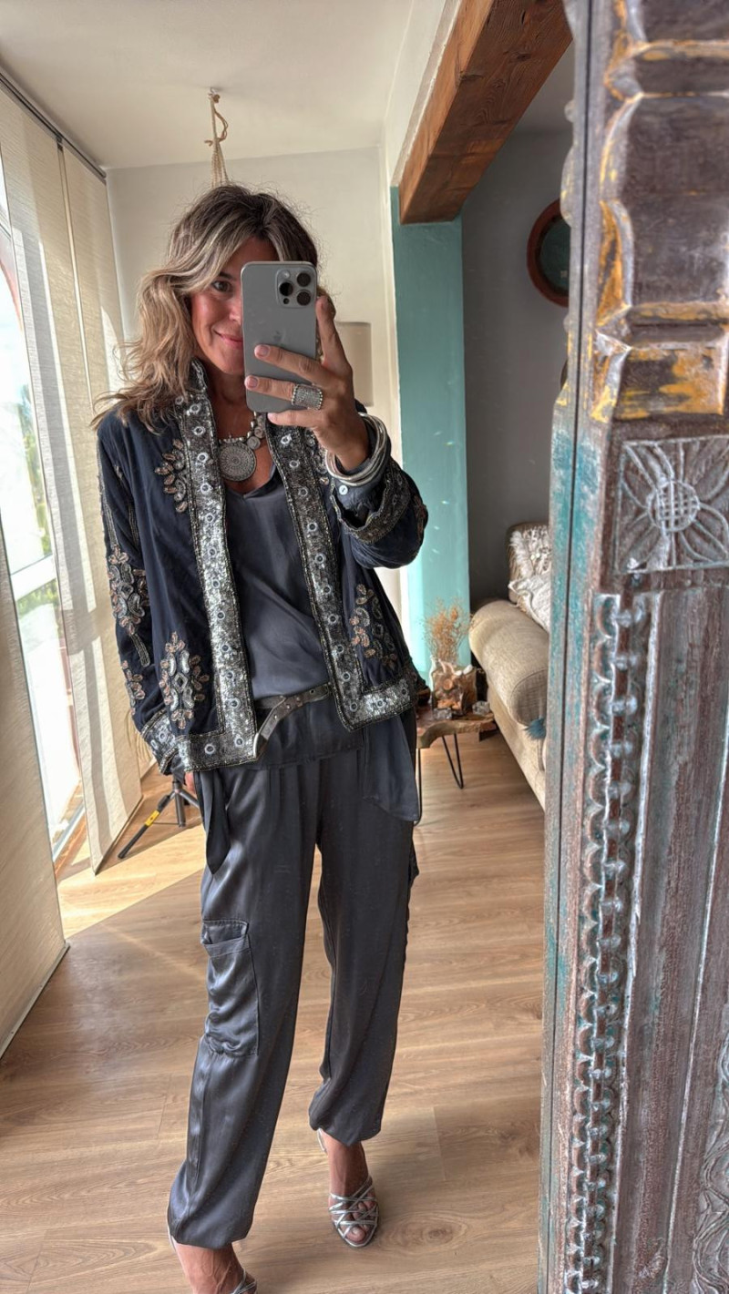 RADA pantalón saten gris