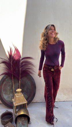 LEONARDO pantalón burdeos