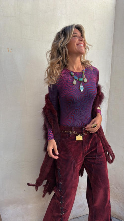 LEONARDO pantalón burdeos