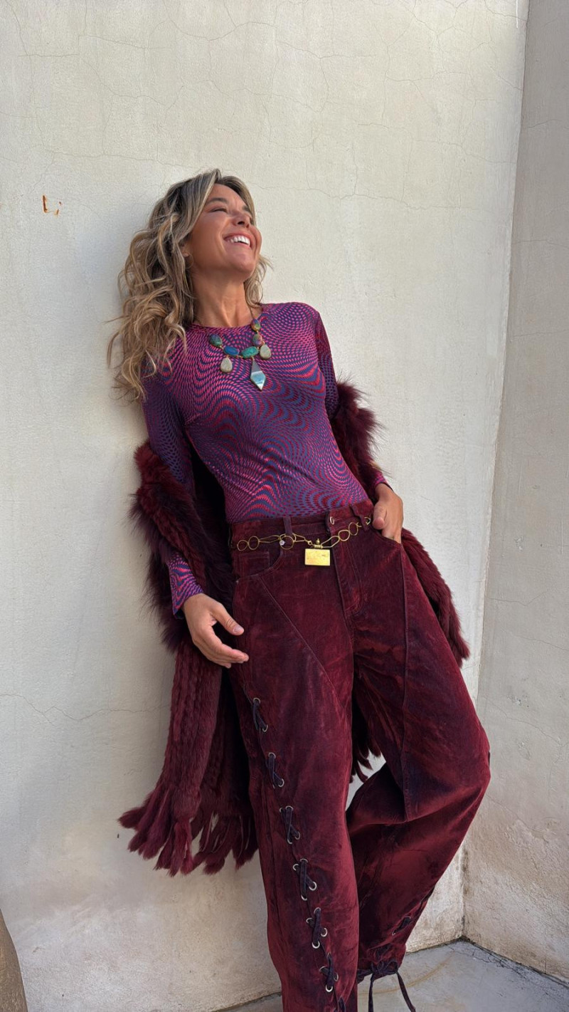 LEONARDO pantalón burdeos