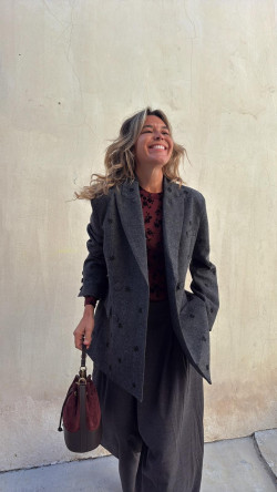 MADELIS americana, gris