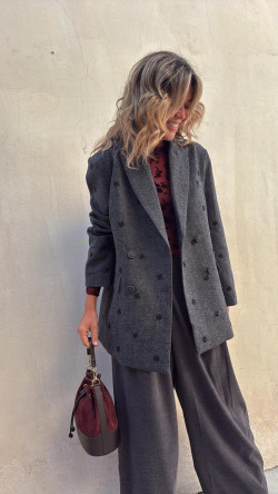 MADELIS americana, gris