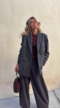 MADELIS americana, gris