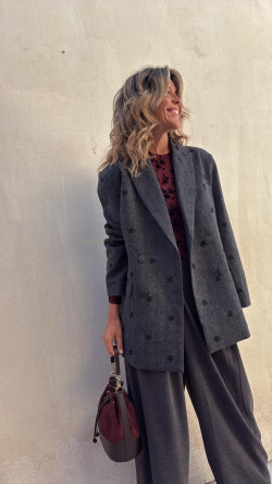 MADELIS americana, gris