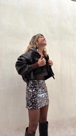 RIHANA falda lentejuelas