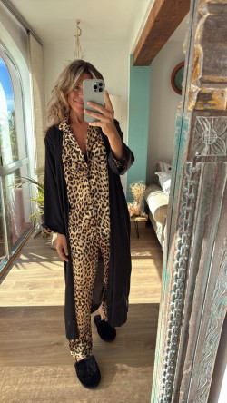 DIMO , pijama leopardo .