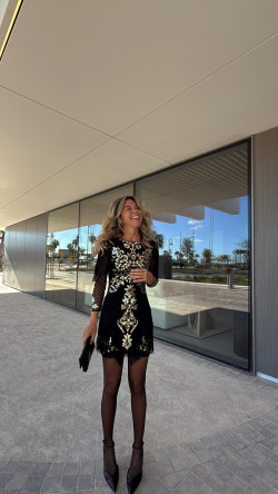 MAYA vestido negro/oro DRES CODE