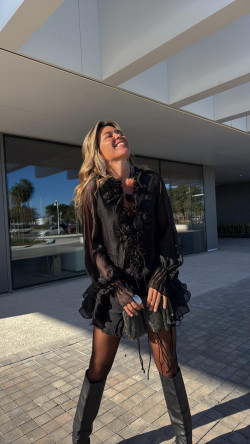 MORGANA  conjunto blusa + pantalón corto