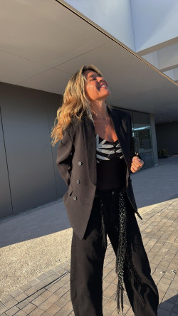 NANA americana, negra