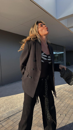 NANA americana, negra