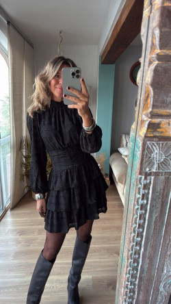 Capri, vestido volantes negro