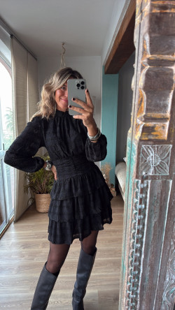 Capri, vestido volantes negro