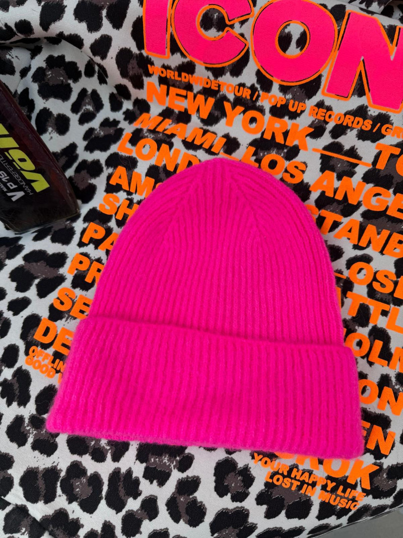GORRO fucsia