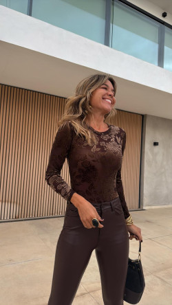 JULIA  body terciopelo marrón