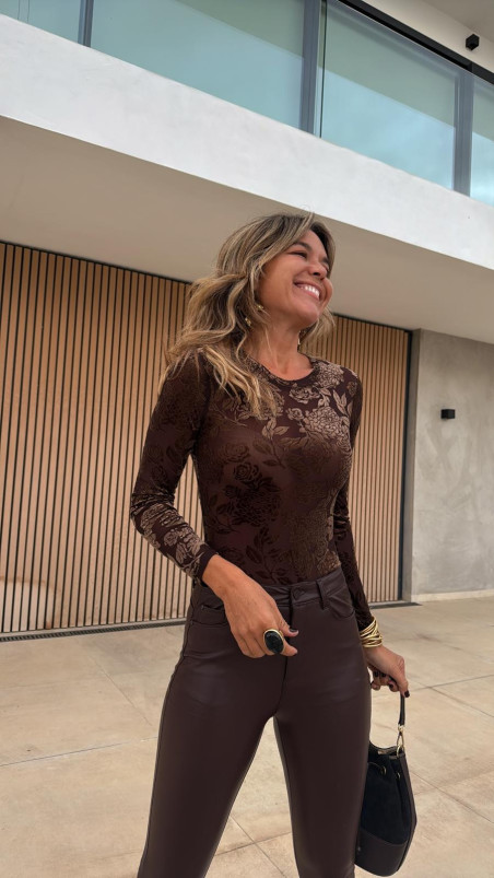 JULIA  body terciopelo marrón