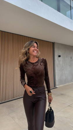 JULIA  body terciopelo marrón