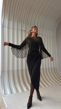 AMAZONA cuello negro oro