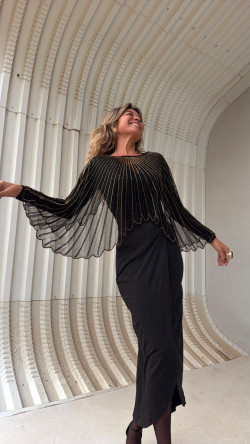 AMAZONA cuello negro oro