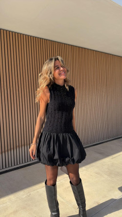 BONO negra, minifalda