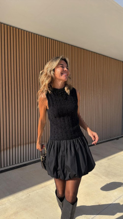 BONO negra, minifalda