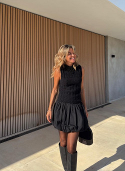 BONO negra, minifalda