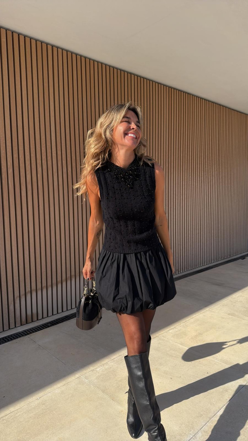 BONO negra, minifalda