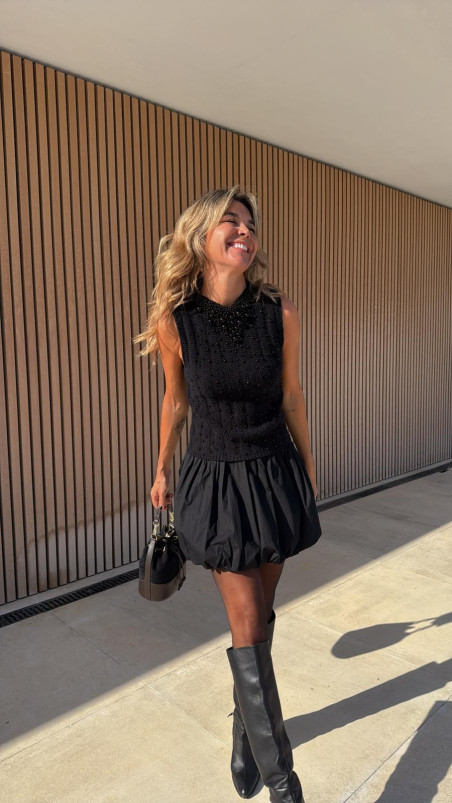 BONO negra, minifalda