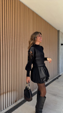 BONO negra, minifalda