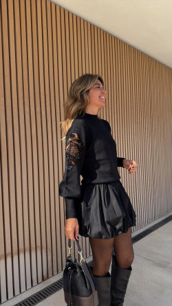 BONO negra, minifalda