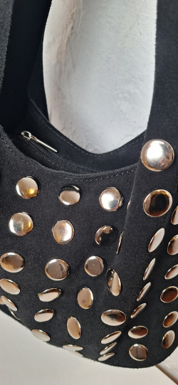 LAZO negro, bolso tachas