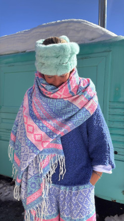 RAVEN celeste, cuello