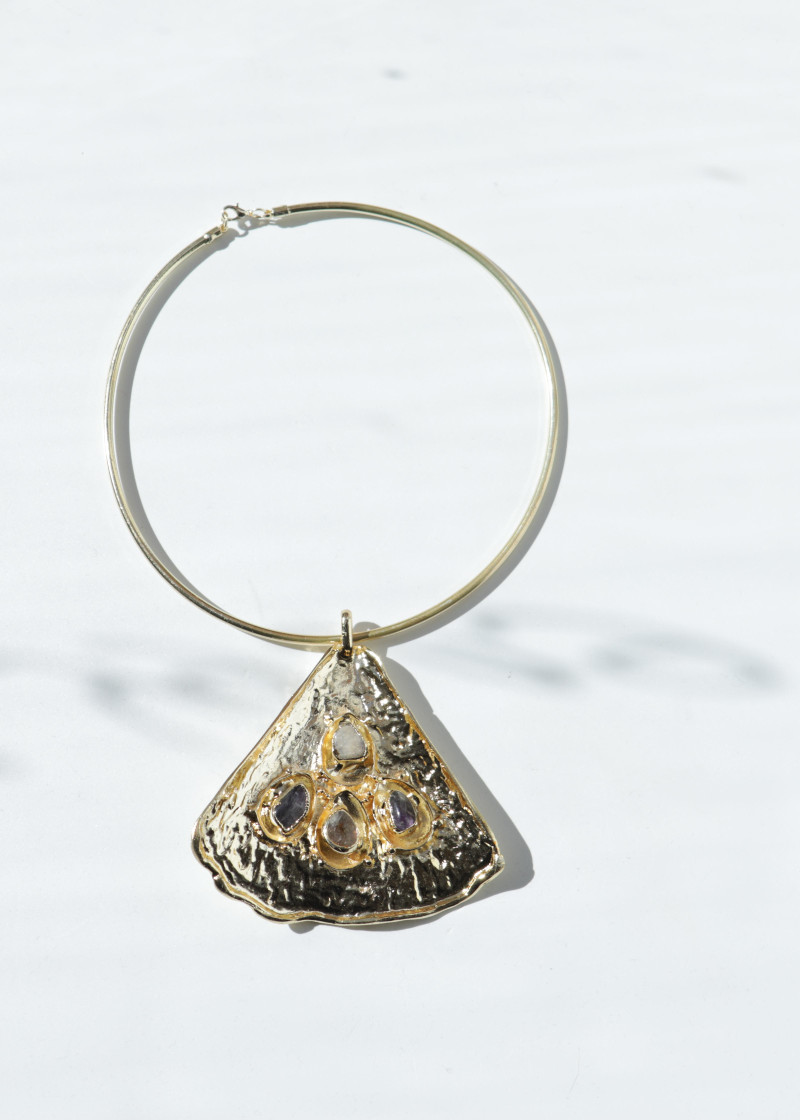 SANDIA collar dorado