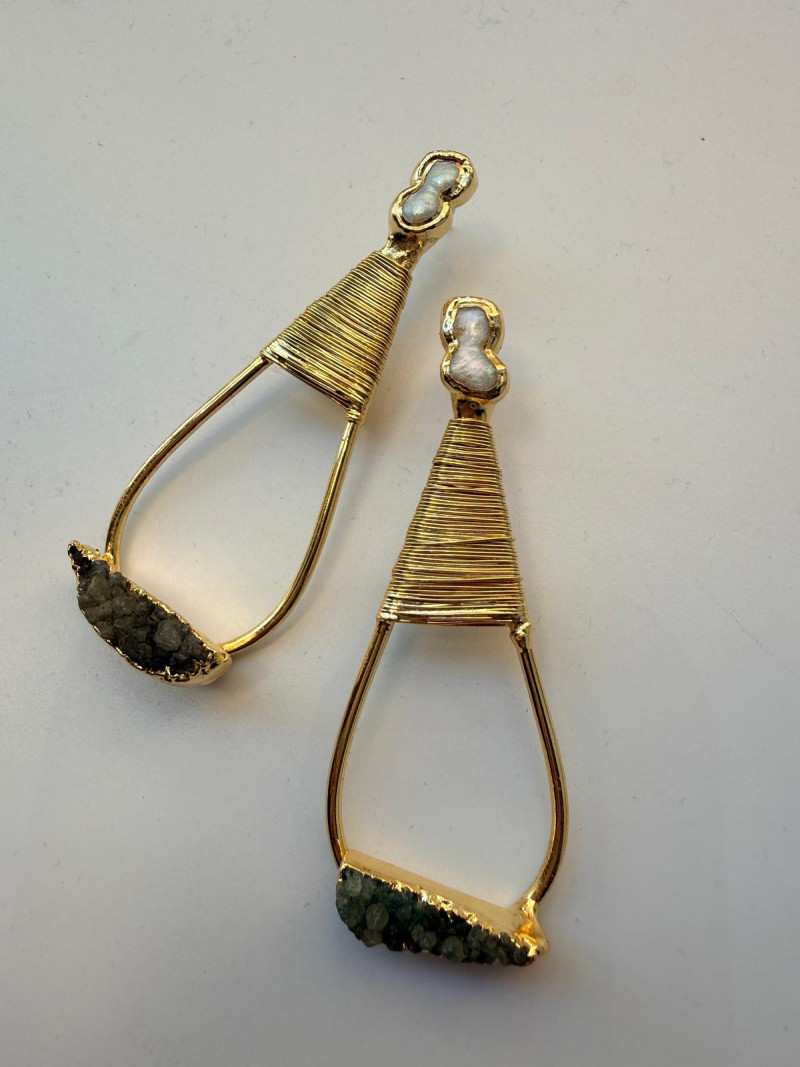 CAMI pendientes dorados