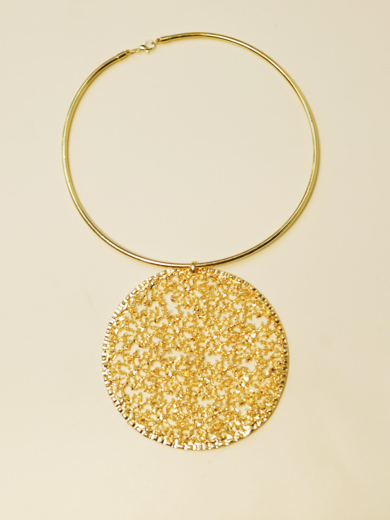 MURALLA collar dorado