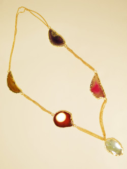 WATER, collar dorado