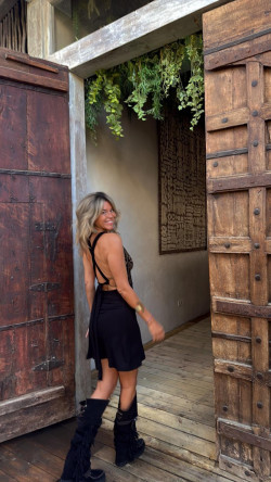 NARCIS vestido corto, negro/dorado