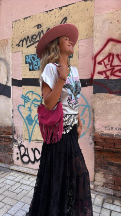 CADE negra, falda larga