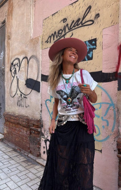 CADE negra, falda larga