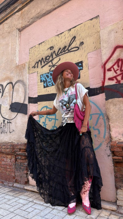 CADE negra, falda larga