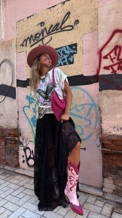 CADE negra, falda larga