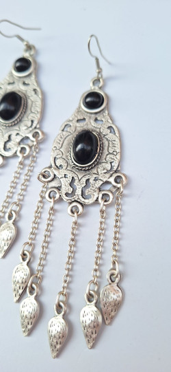 HATER, pendiente plateado.