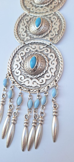 TOT,collar plateado .