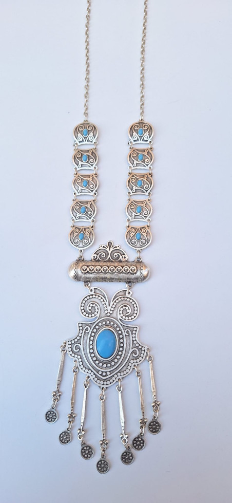 GEB, collar plateado .