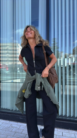 CLARA negro, mono largo