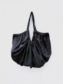 PARI, Bolso baggy estampado negro