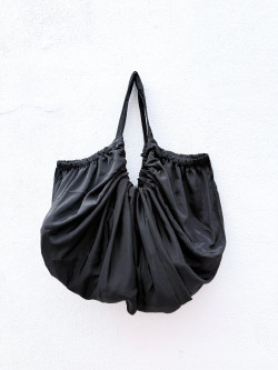 PARI, Bolso baggy estampado negro