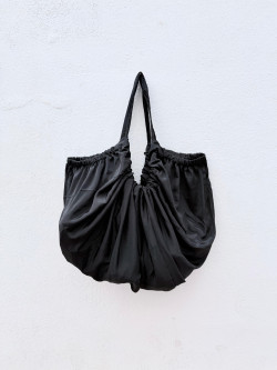 PARI, Bolso baggy estampado negro