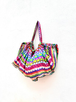 ANANYA, Bolso baggy estampado corazones