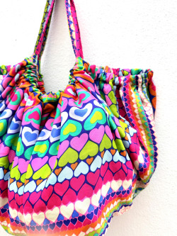 ANANYA, Bolso baggy estampado corazones